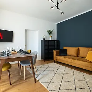 Bright Stylish With A Huge Terrace In A Location Vienna