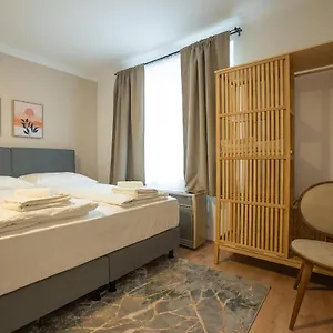 Stephansplatz View: Spacious 2-bedroom With Balcony Vienna